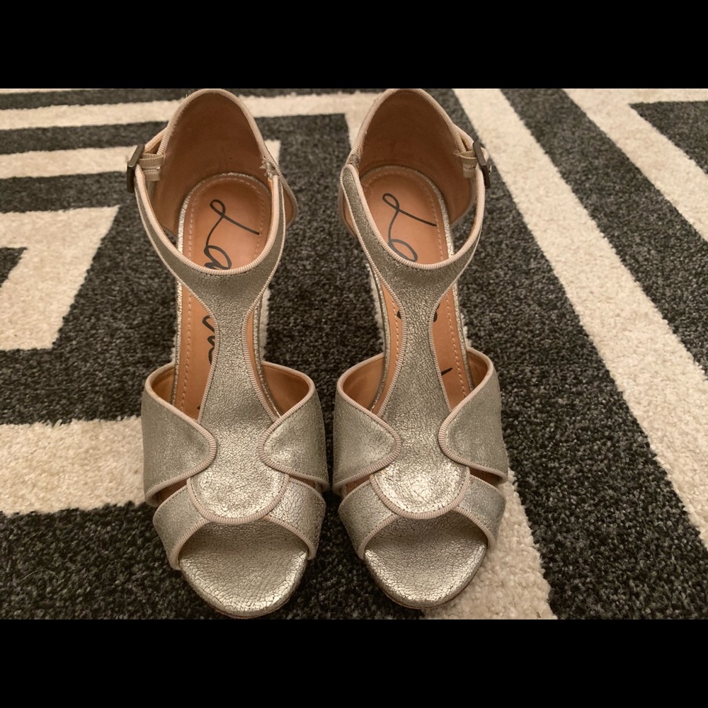 Lanvin silver open toe t-strap sz:36.5
